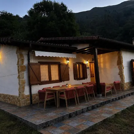 La Casa De Espinareu * ESPINAREDO